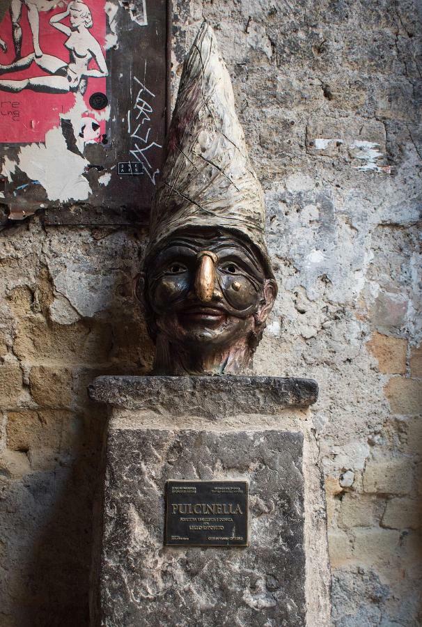 Stanzulell * Naples